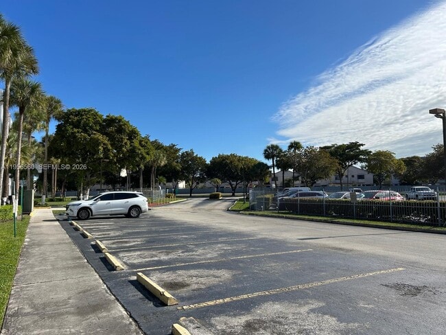 Building Photo - 12219 SW 14th Ln