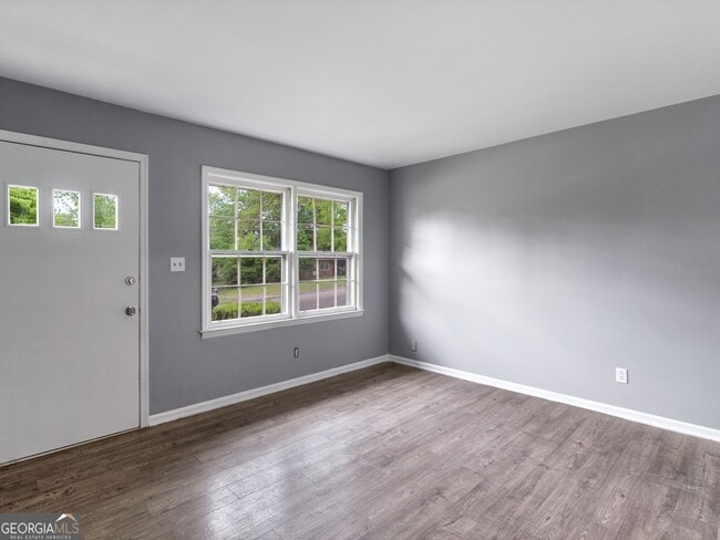 Building Photo - 836 Oakdale Dr