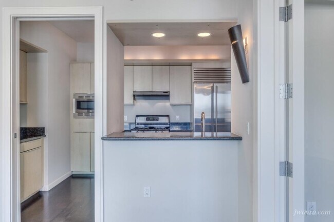 Building Photo - 219 Brannan St