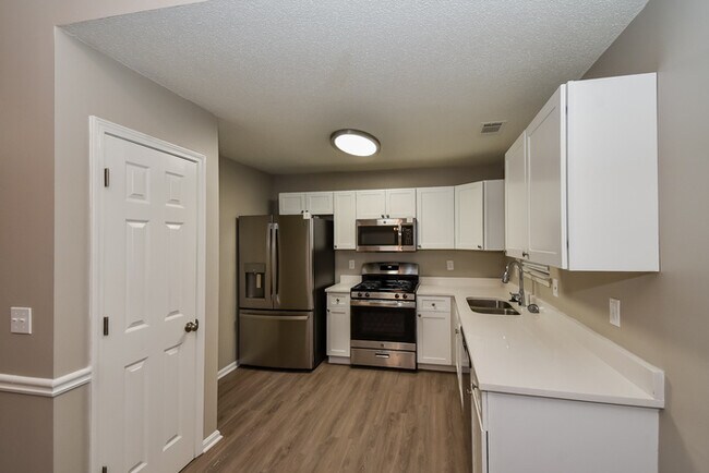 Building Photo - 4140 Clarks Tr