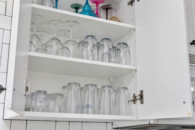 Building Photo - 111B S Yaupon Dr