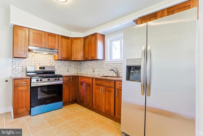 Primary Photo - 349 S Springfield Rd