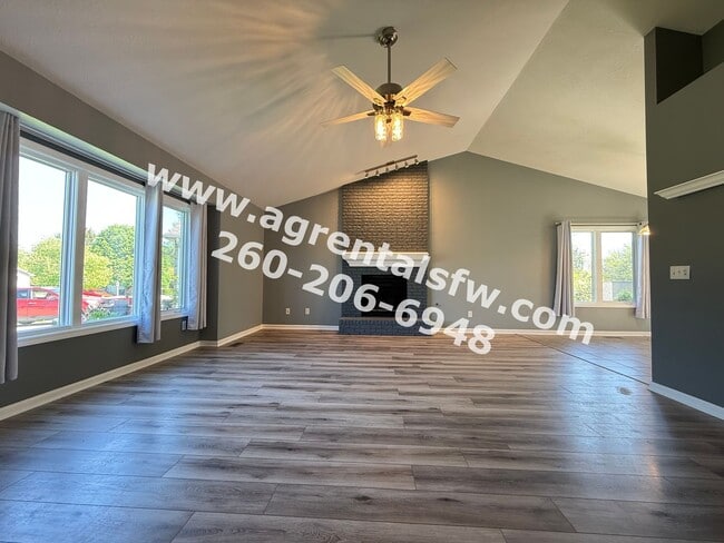Building Photo - 3 Bedroom House