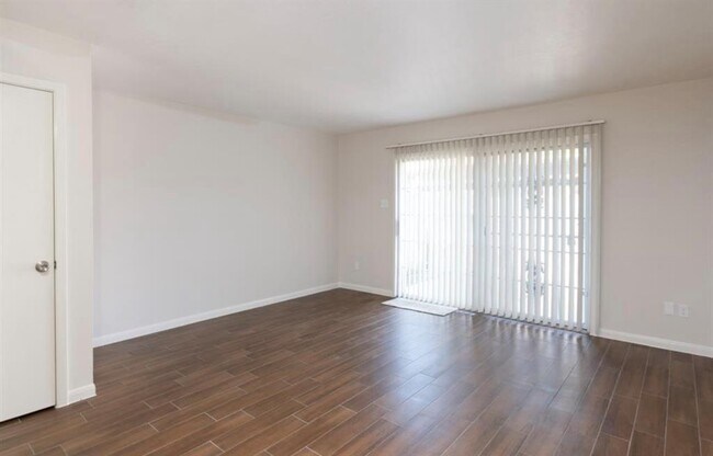 Building Photo - 7950 Grove Ridge Dr