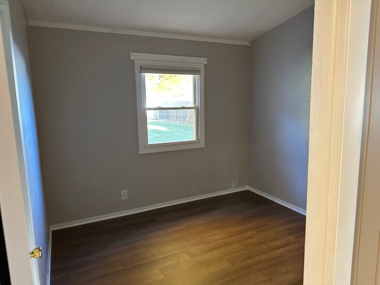 Bedroom 2 - 559 Fairview St