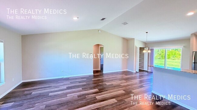 Building Photo - 15629 SW 46th Ave Rd