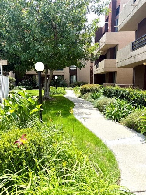 Building Photo - 7826 Topanga Canyon Blvd