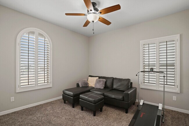 Building Photo - 4567 Marisabel Azcarate St