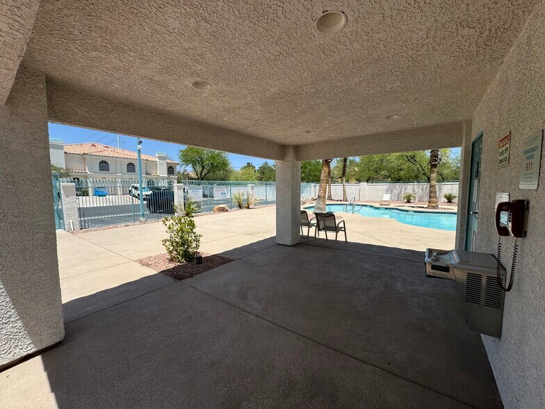 Building Photo - 7938 Cina Ave