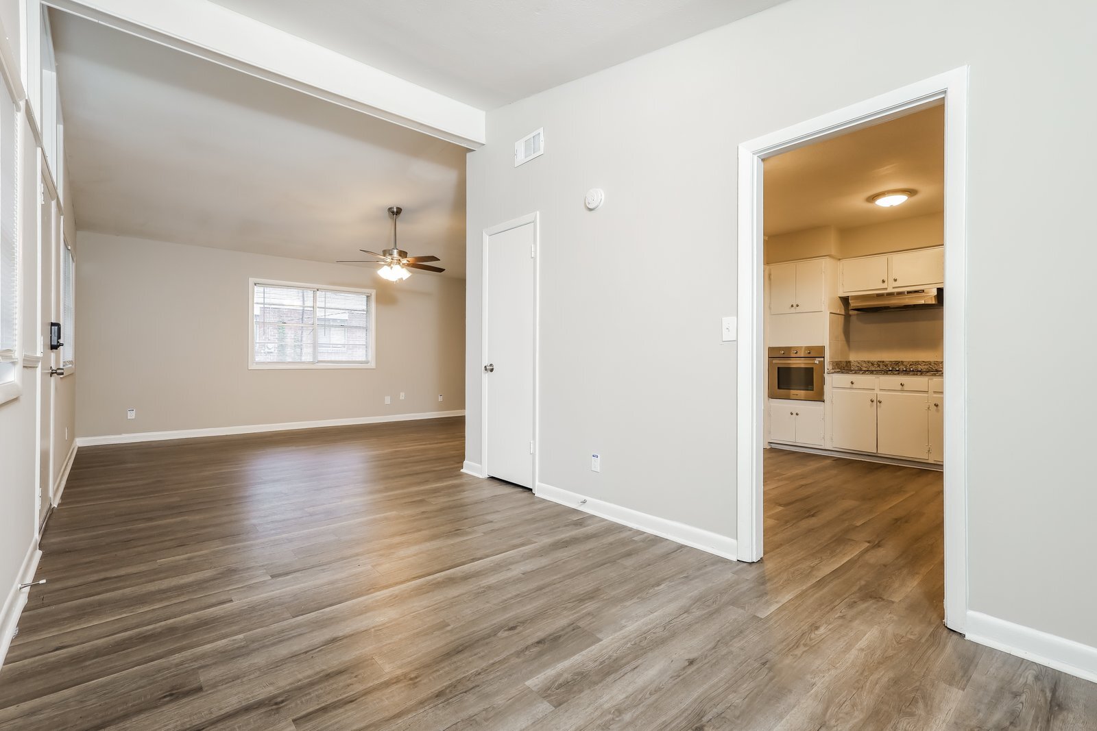 Building Photo - 2410 Broadmoor Dr