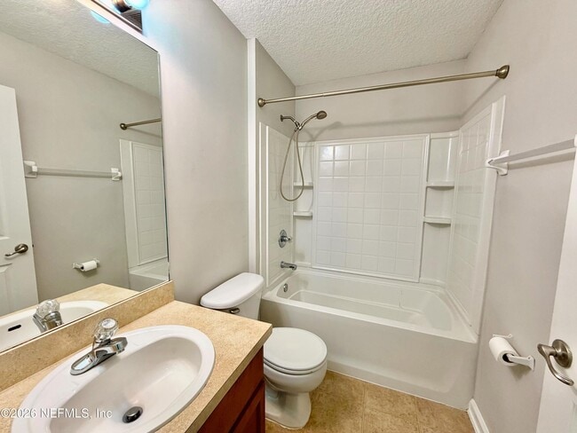 Building Photo - 929 Raindrop Ln