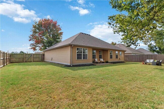 Building Photo - 3000 SW Wentworth Ave