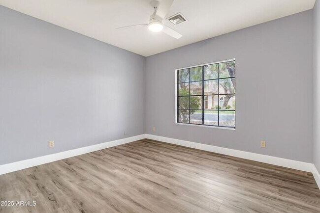 Building Photo - MOVE IN SPECIALS!! 15 DAYS RENT FREE!! Stunning 4beds/2.5baths single-level home in the heart of ...