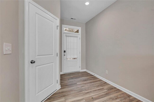 Building Photo - 1376 Elderwood Way