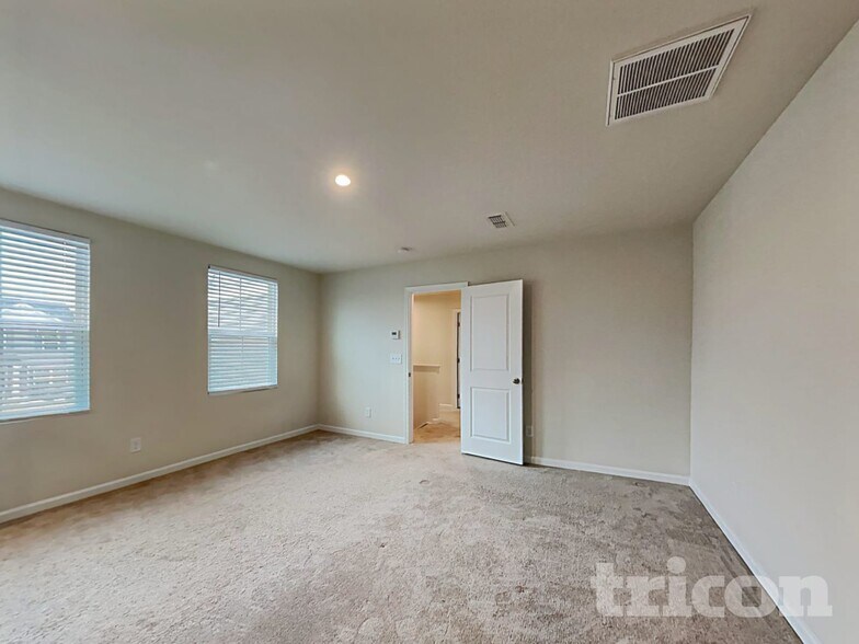 Building Photo - 467 Hobson Wy