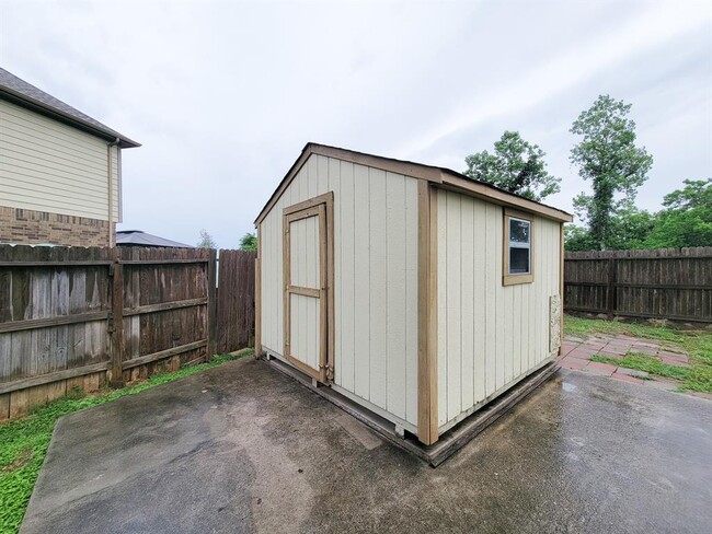 Building Photo - 5046 Longlane Dr