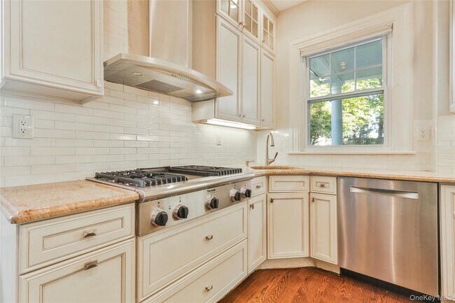 Building Photo - 309 Milbank Ave