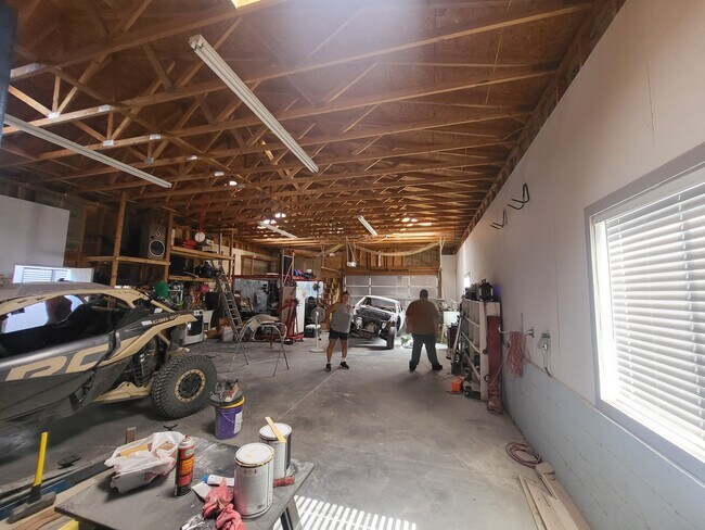 Building Photo - 2630 E Snavely Ave