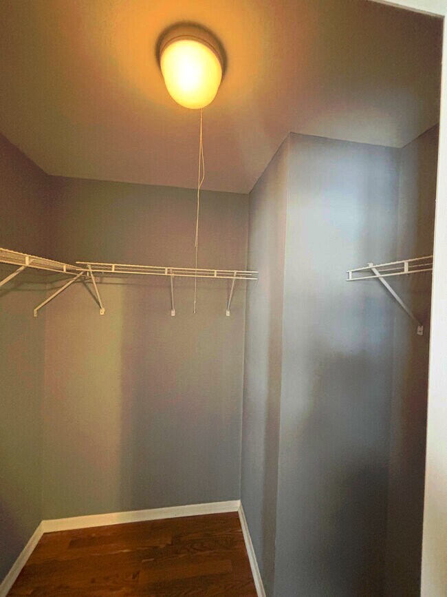 Building Photo - 175 N Waters Edge Dr