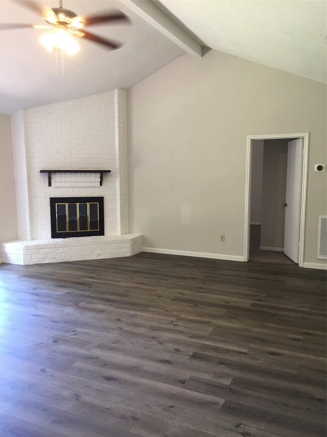 Building Photo - 5811 Woodmancote Dr