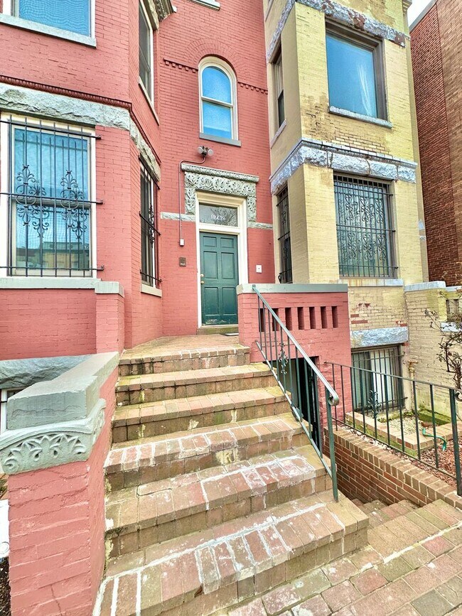 Building Photo - 1762 U St NW