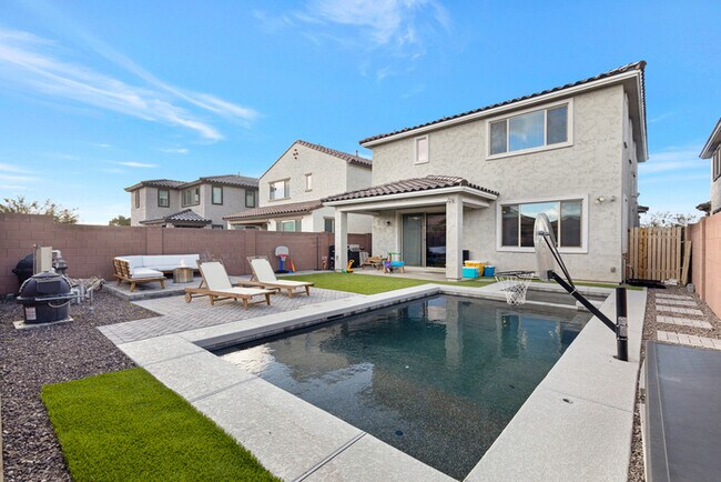 Building Photo - 6815 N 88th Dr