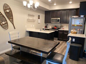 Building Photo - Beautiful 3 bed/ 2.5 bath Townhome in Berthoud