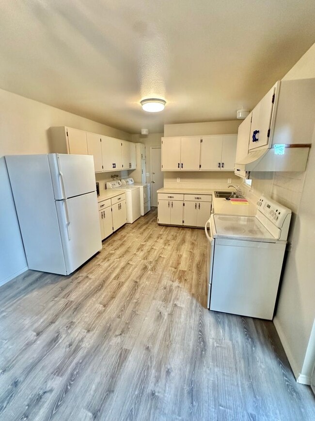 Building Photo - 743 Nyssa Dr