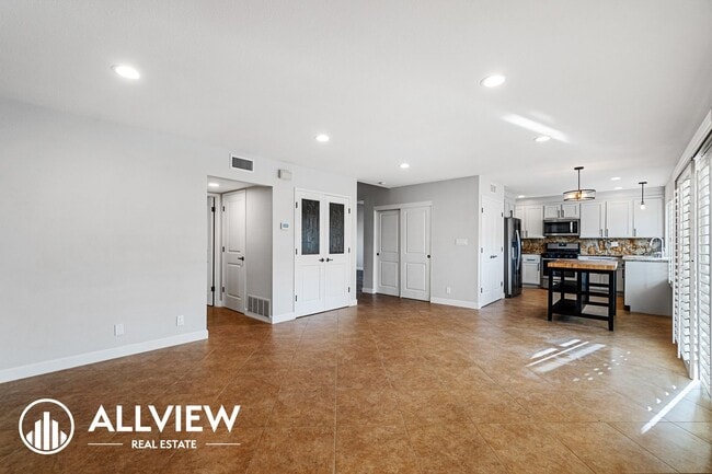 Building Photo - 6351 Glenfox Dr