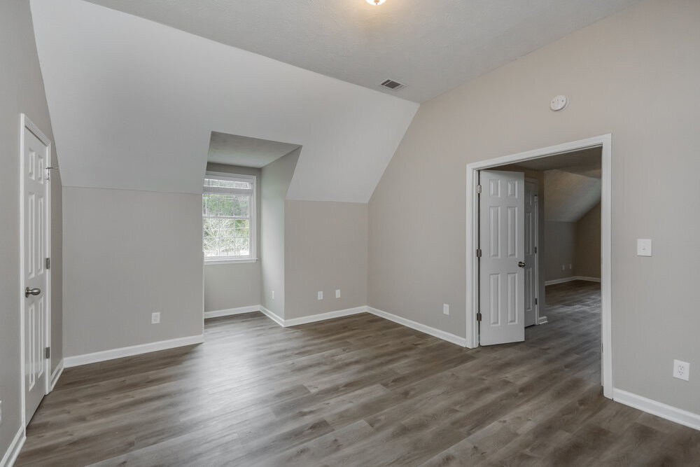 Building Photo - 9245 Tara Dr SW
