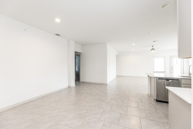 Building Photo - 28902 Yukon River Ct