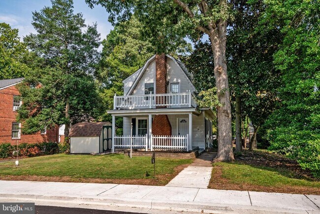 Building Photo - 6 Oak Ln SW