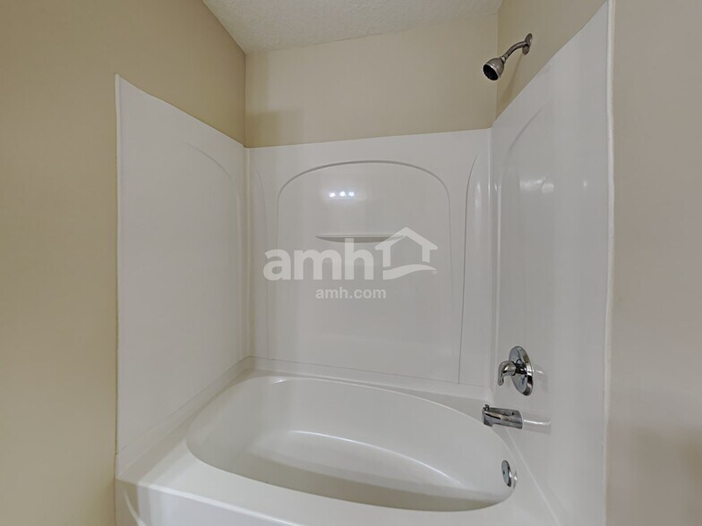 Building Photo - 14247 Summer Breeze Dr