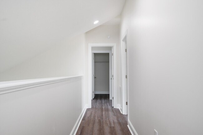 Building Photo - 455 Skylar Dr