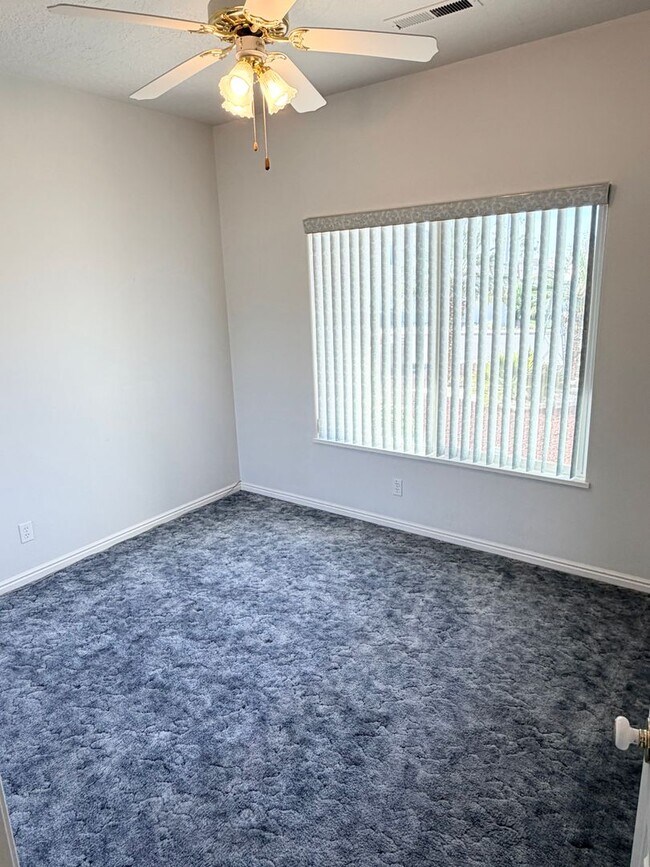 Building Photo - Snow Canyon Views!