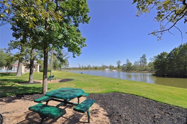 Building Photo - 135 Deerfield Meadow Dr