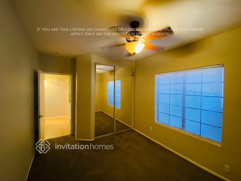 Building Photo - 953 E Manor Dr