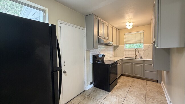 Building Photo - 3344 Soutel Dr