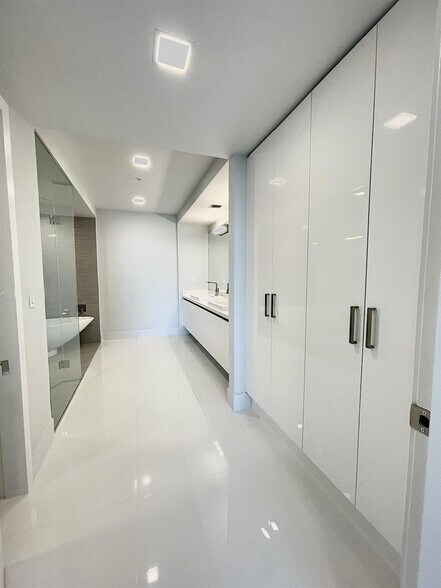 Building Photo - 330 Sunny Isles Blvd