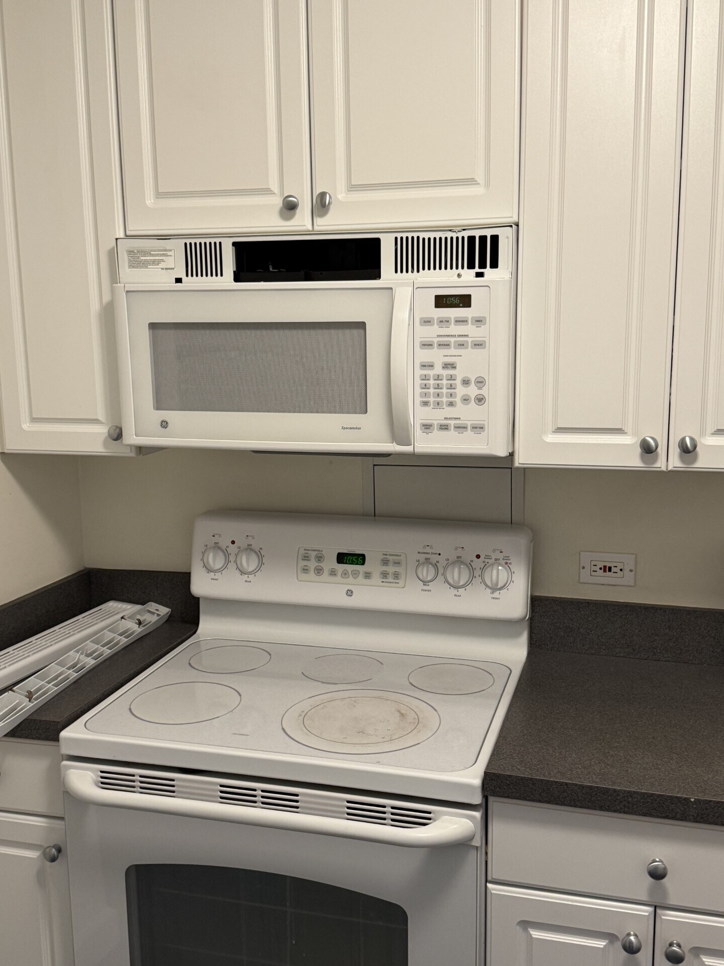 Building Photo - 10 E Ontario St