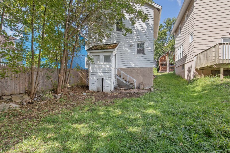 Building Photo - 720 Winton St