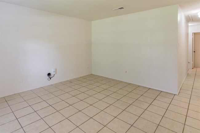 Building Photo - 80 S Wavy Oak Cir