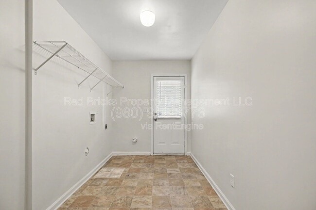 Building Photo - 15826 Marvin Rd