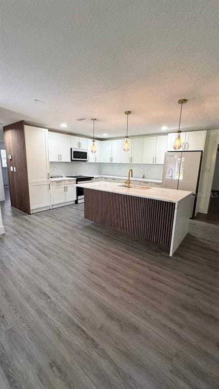 Building Photo - 385 Wild Orange Dr