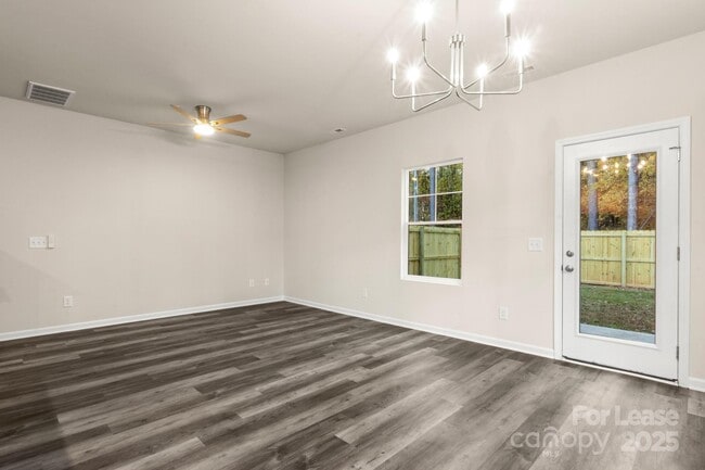 Building Photo - 990 Shearer Rd