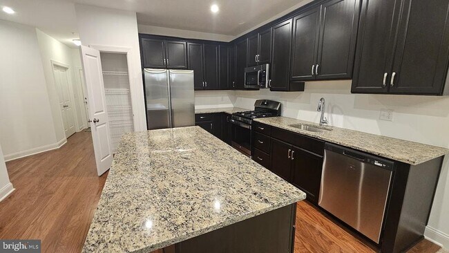 Building Photo - 28 Ironwood Dr