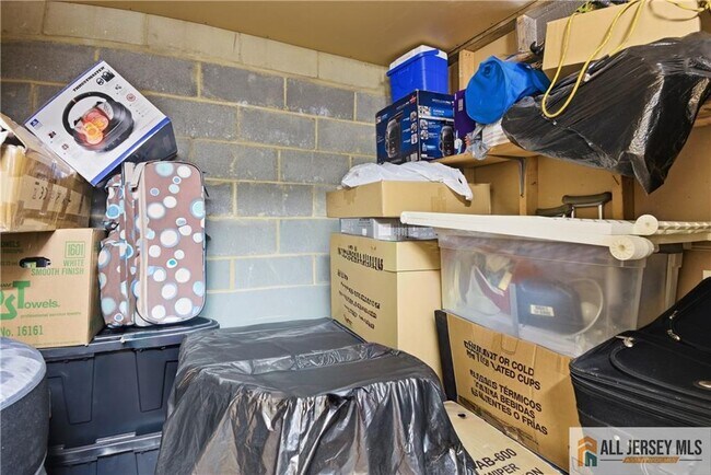 Building Photo - 1210 Cricket Ln