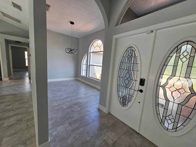 Building Photo - 1358 SW Del Rio Blvd