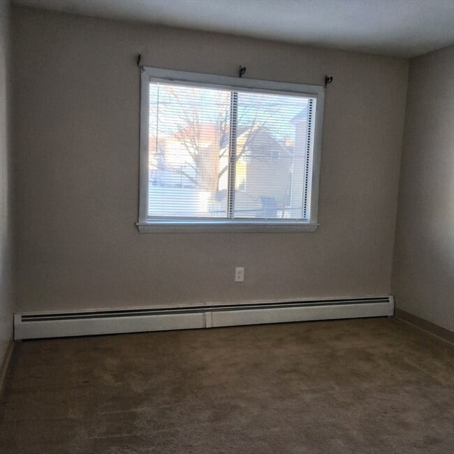 Building Photo - 180 Fulton St