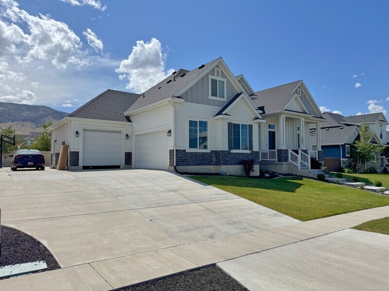 Building Photo - 3687 S Spinnaker Bay Dr